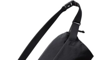 Bellroy Lite Sling (lightweight crossbody bag)