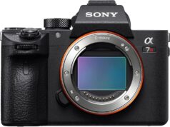 Sony Alpha 7R III Mirrorless Camera with 42.4MP Full-Frame High Resolution Sensor, Camera with Front End LSI Image Processor, 4K HDR Video and 3″ LCD Screen Black