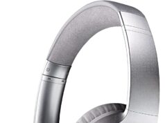 Bose QuietComfort 35 (Series I) Wireless Noise Cancelling Headphones – Silver (Renewed)